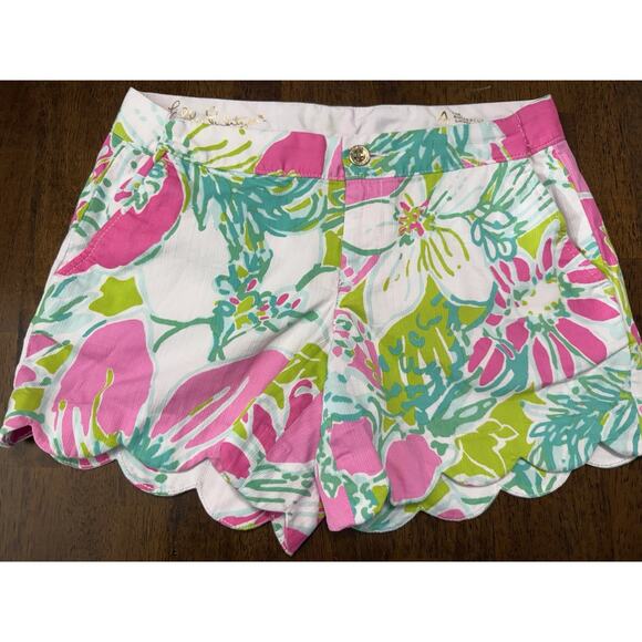 Lilly Pulitzer Floral Buttercup Short Flamingo Pink Don’t Give A Cluck Size 4 - Picture 1 of 2